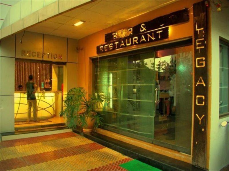 Hotel Sai Regency Daman Esterno foto