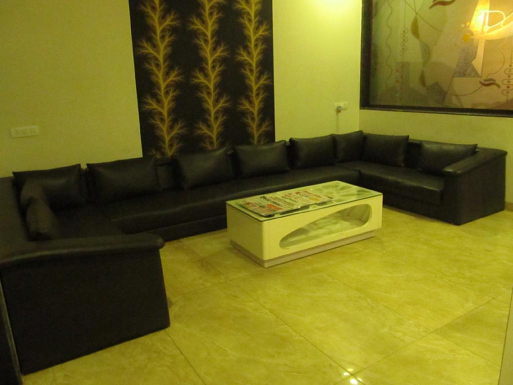 Hotel Sai Regency Daman Esterno foto
