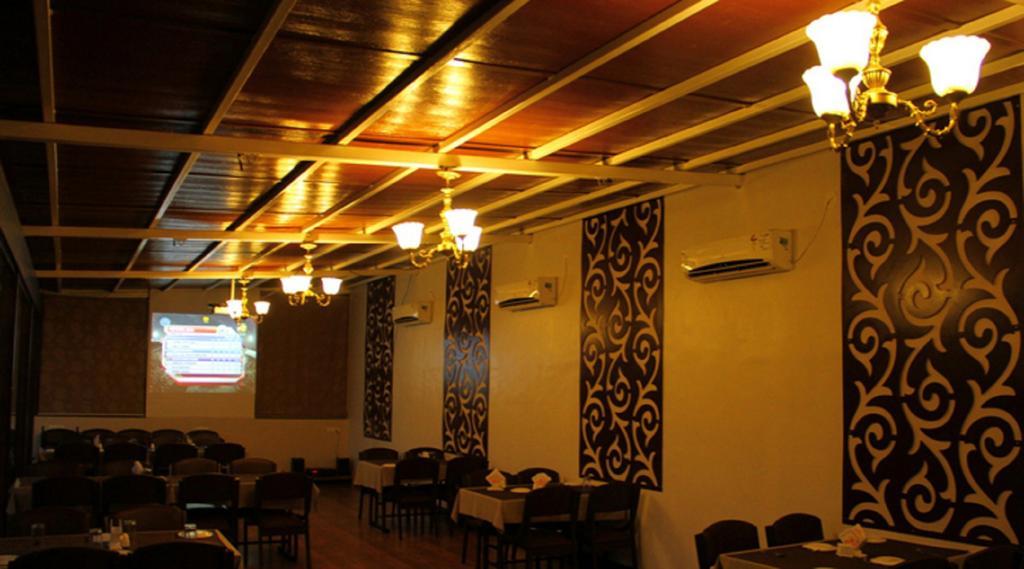 Hotel Sai Regency Daman Esterno foto