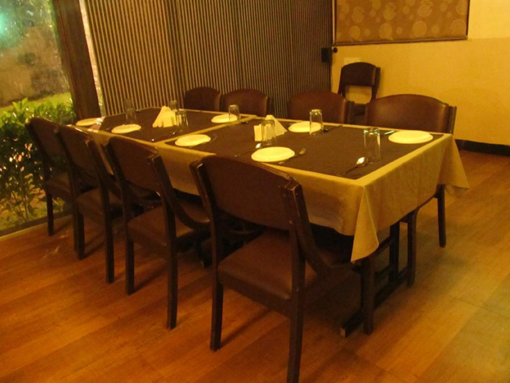 Hotel Sai Regency Daman Esterno foto