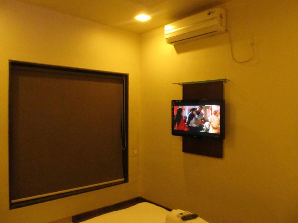 Hotel Sai Regency Daman Camera foto