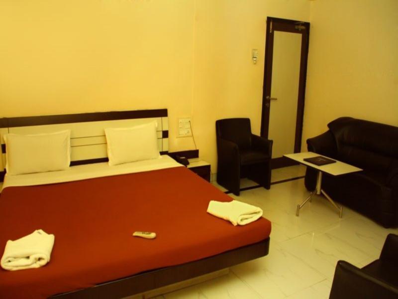 Hotel Sai Regency Daman Esterno foto